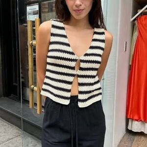 ISALIS SADIE CROCHET VEST